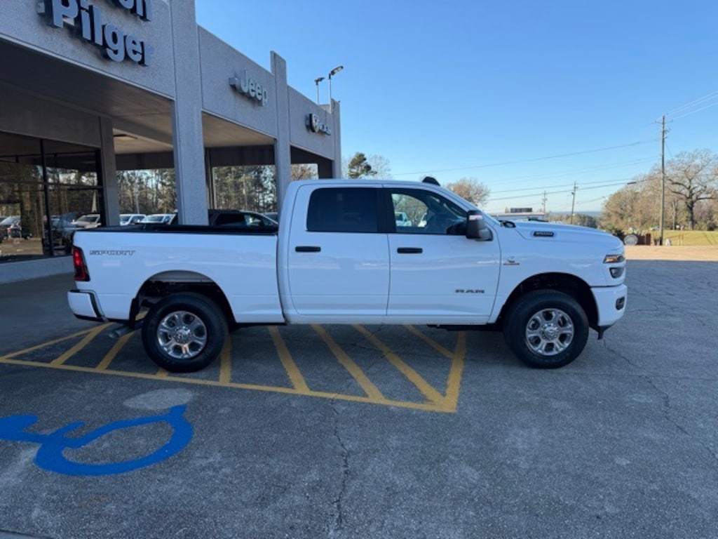 New 2026 Ram 3500 BIG HORN CREW CAB 4X4 6'4 BOX Pickup