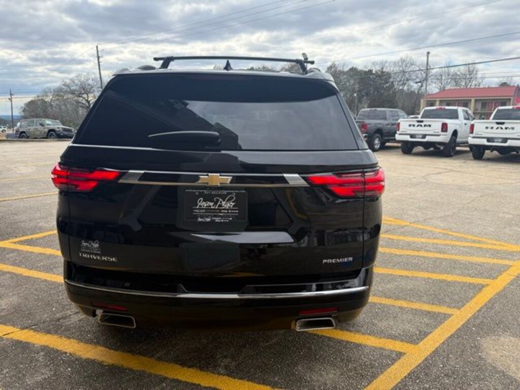 Used 2023 Chevrolet Traverse Premier SUV