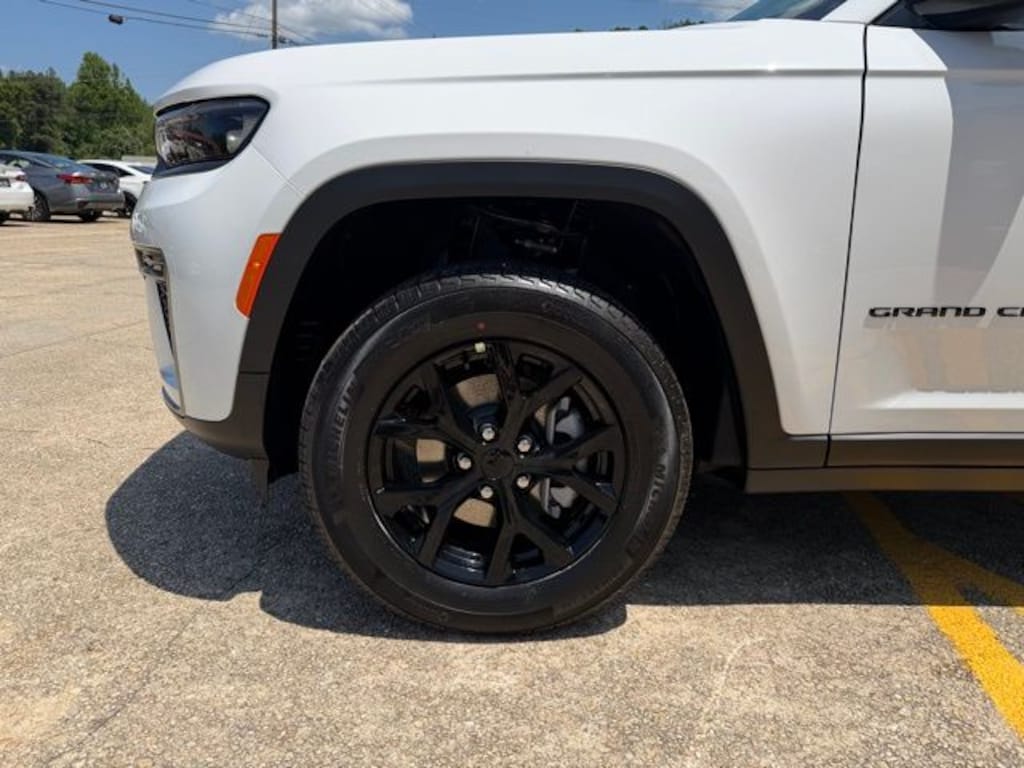 New 2026 Jeep Grand Cherokee LAREDO ALTITUDE 4X2 Sport Utility