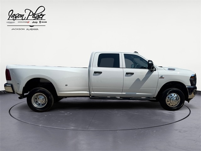 2026 Ram 3500 Tradesman photo 2