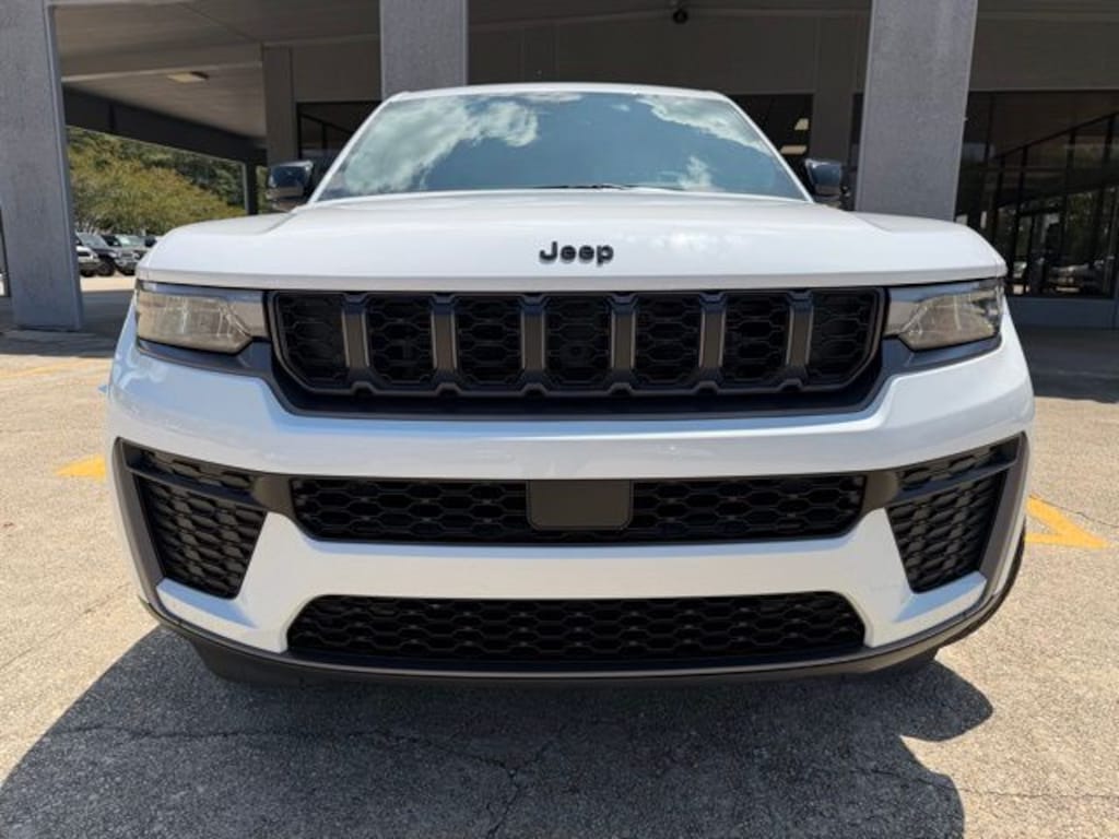 New 2026 Jeep Grand Cherokee LAREDO ALTITUDE 4X2 Sport Utility
