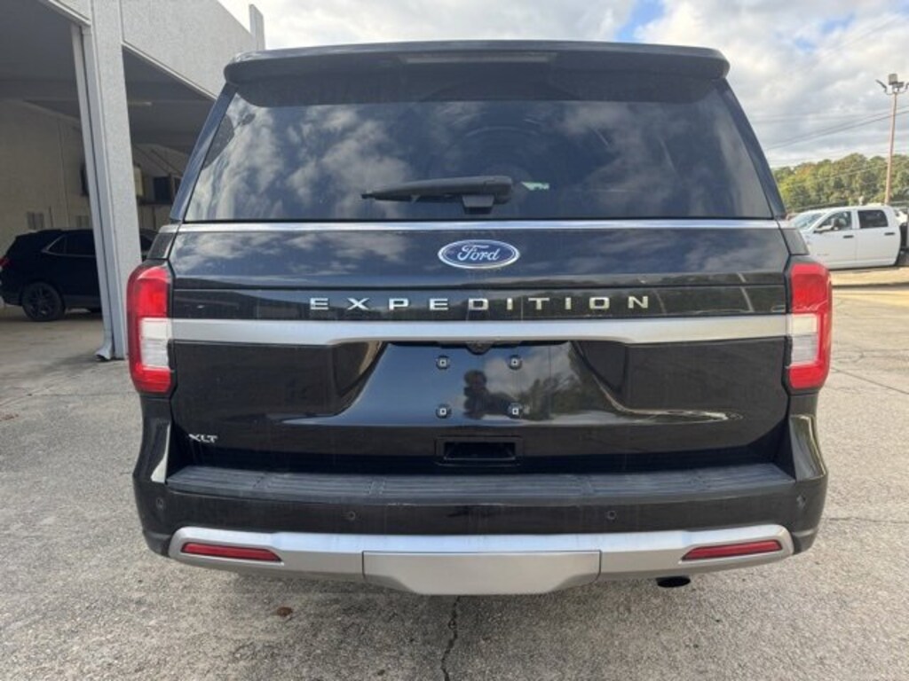 Used 2024 Ford Expedition XLT SUV