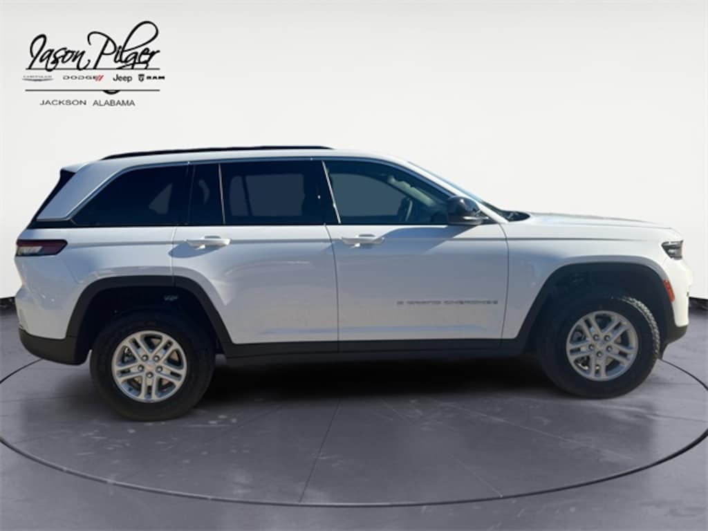 New 2025 Jeep Grand Cherokee LAREDO 4X2 Sport Utility