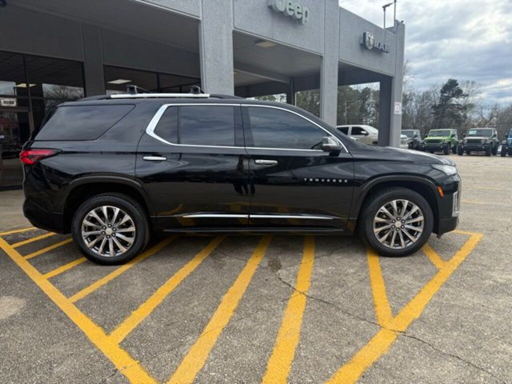 Used 2023 Chevrolet Traverse Premier SUV