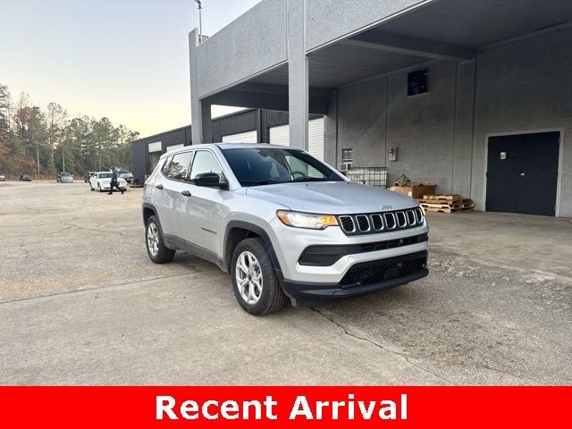 2025 Jeep Compass Sport's photo