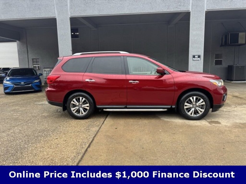 Used 2018 Nissan Pathfinder SV SUV