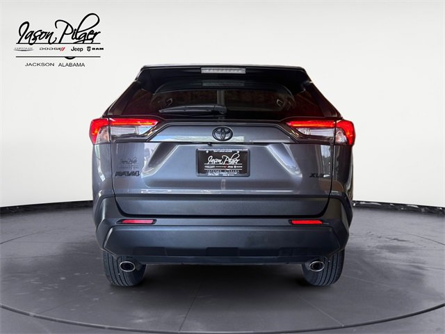 2024 Toyota RAV4 XLE photo 4