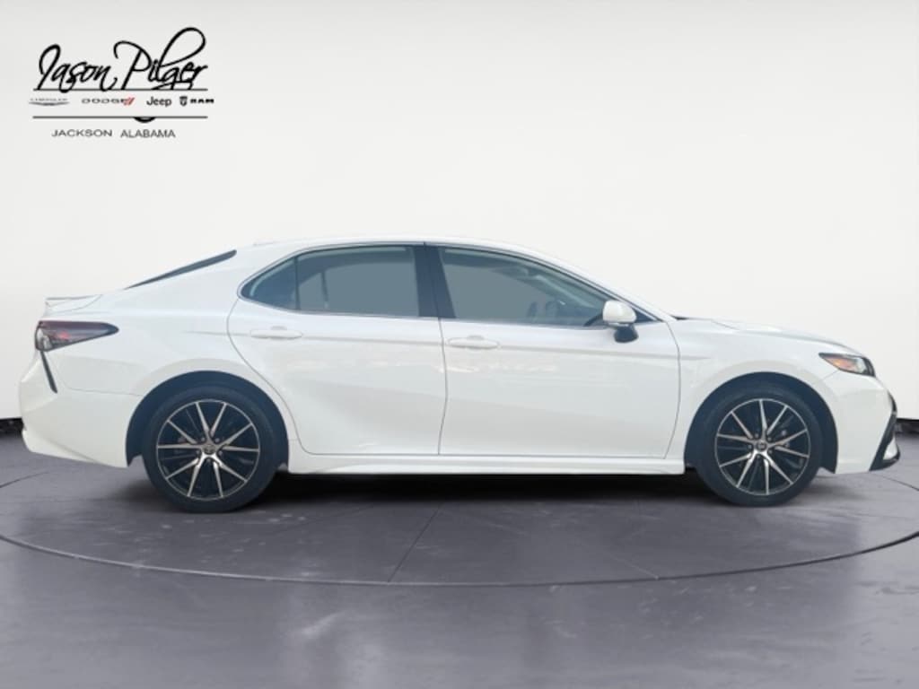 Used 2023 Toyota Camry SE Sedan