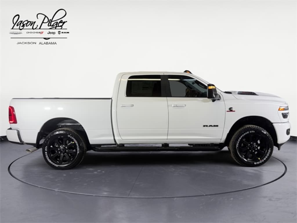 New 2026 Ram 3500 LARAMIE CREW CAB 4X4 6'4 BOX Pickup