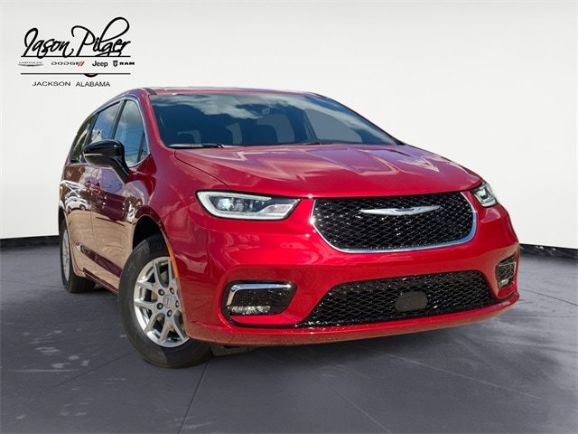 2026 Chrysler Pacifica Select's photo