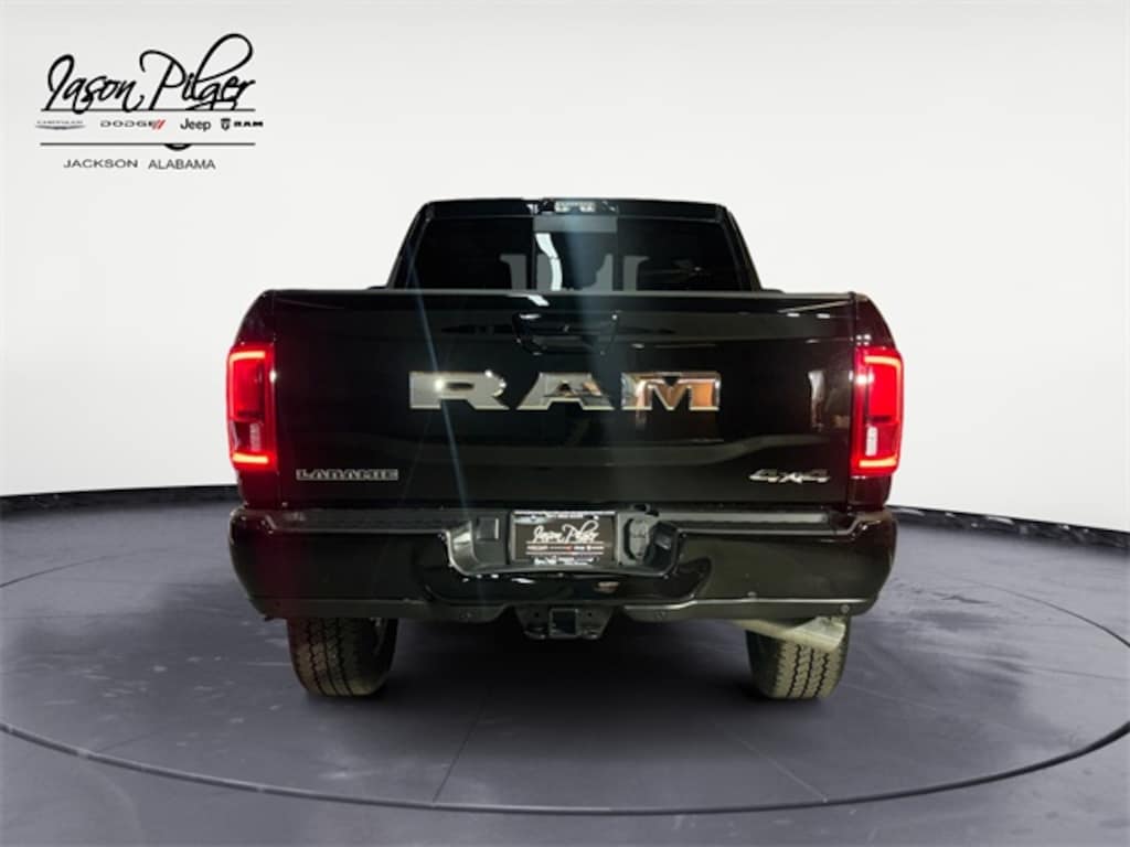 New 2026 Ram 3500 LARAMIE CREW CAB 4X4 6'4 BOX Pickup