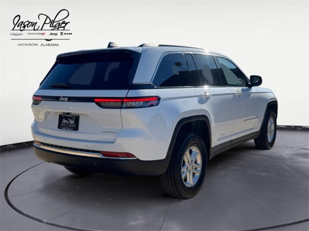 New 2025 Jeep Grand Cherokee LAREDO 4X2 Sport Utility