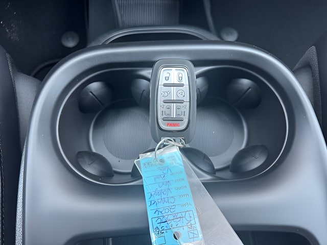 2026 Chrysler Voyager LX - Photo 34
