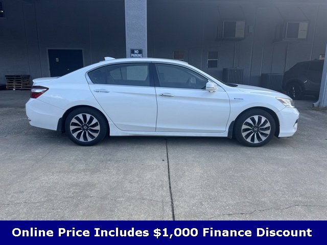 2017 Honda Accord Hybrid Touring photo 2
