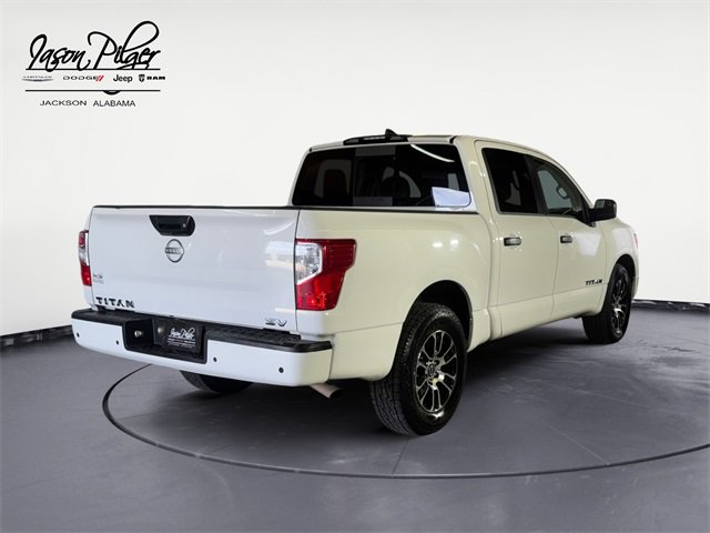 2023 Nissan Titan SV photo 2