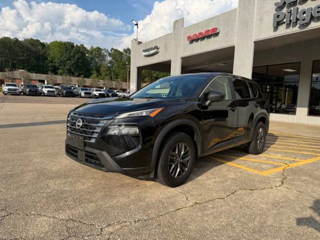 Used 2024 Nissan Rogue S SUV
