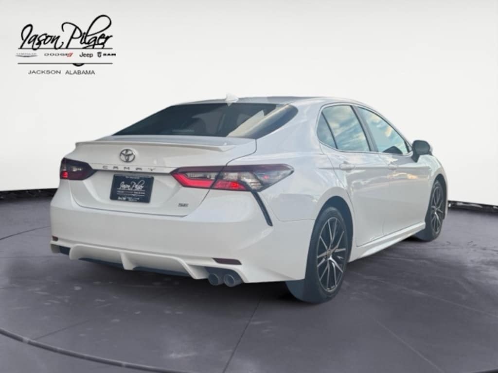 Used 2023 Toyota Camry SE Sedan