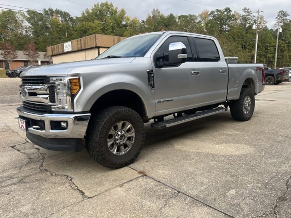 Used 2017 Ford F-250 XLT Truck Crew Cab