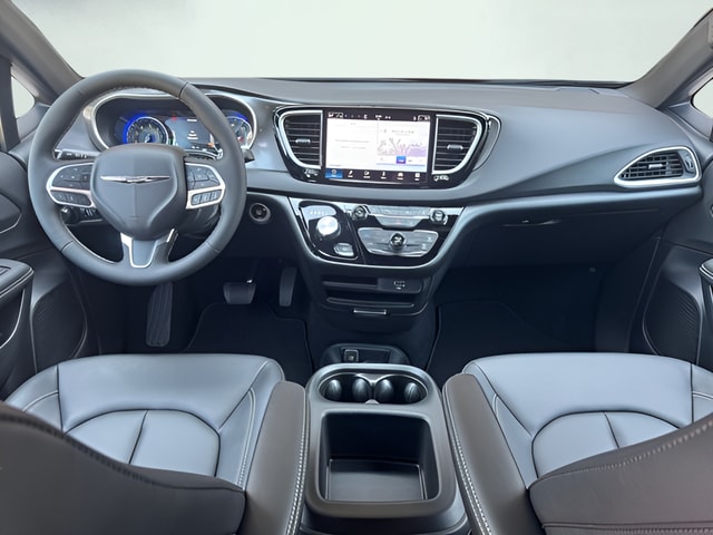2026 Chrysler Voyager LX - Photo 10