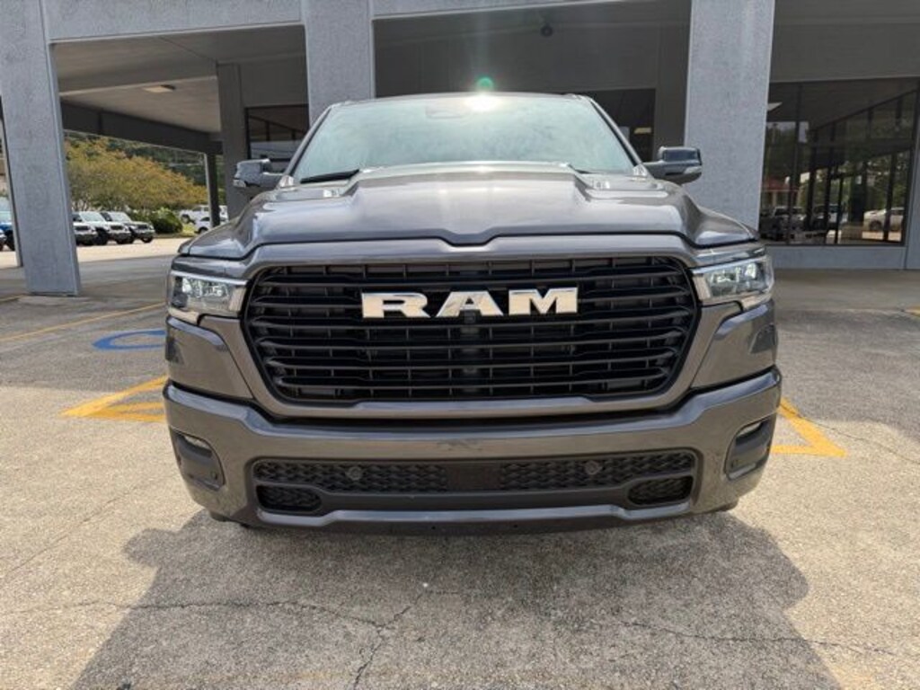 New 2026 Ram 1500 LARAMIE CREW CAB 4X4 5'7 BOX Pickup