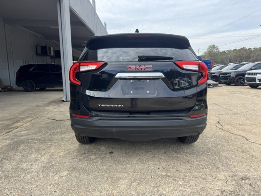 Used 2023 GMC Terrain SLE SUV