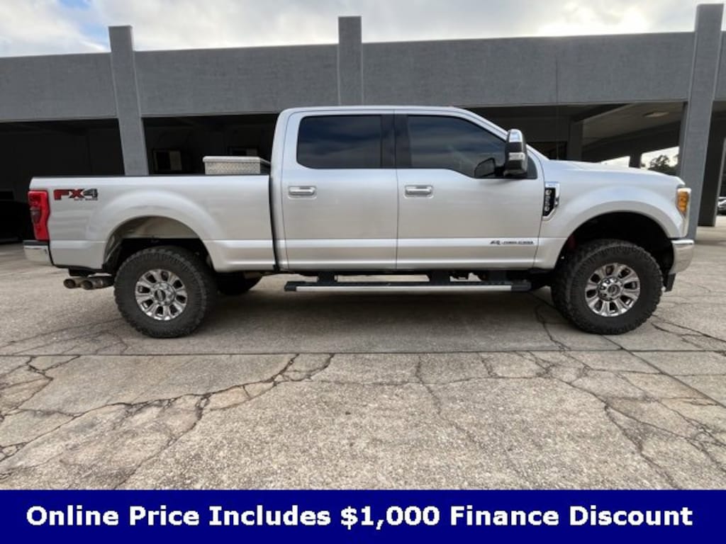 Used 2017 Ford F-250 XLT Truck Crew Cab