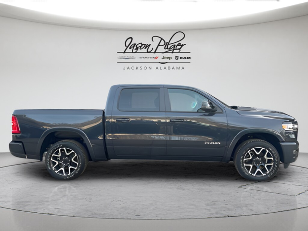 New 2026 Ram 1500 LARAMIE CREW CAB 4X4 5'7 BOX Pickup