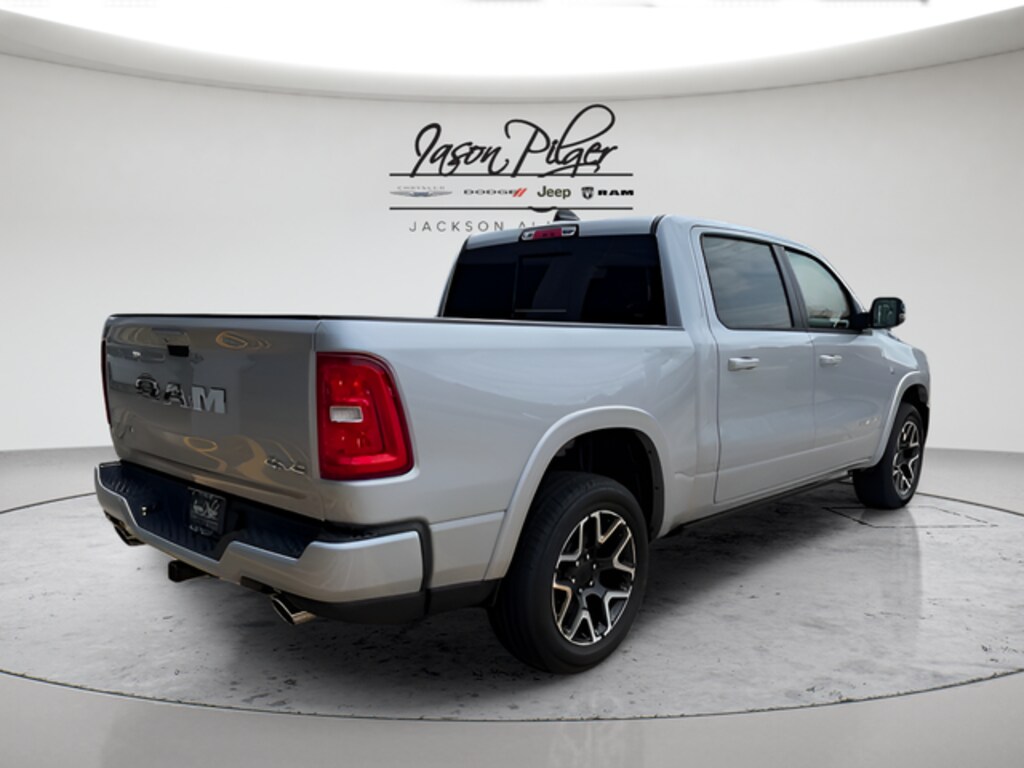 New 2026 Ram 1500 LARAMIE CREW CAB 4X4 5'7 BOX Pickup