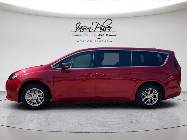 2026 Chrysler Voyager LX - Photo 6