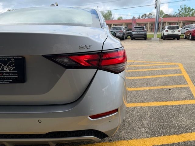 2022 Nissan Sentra SV - Photo 9