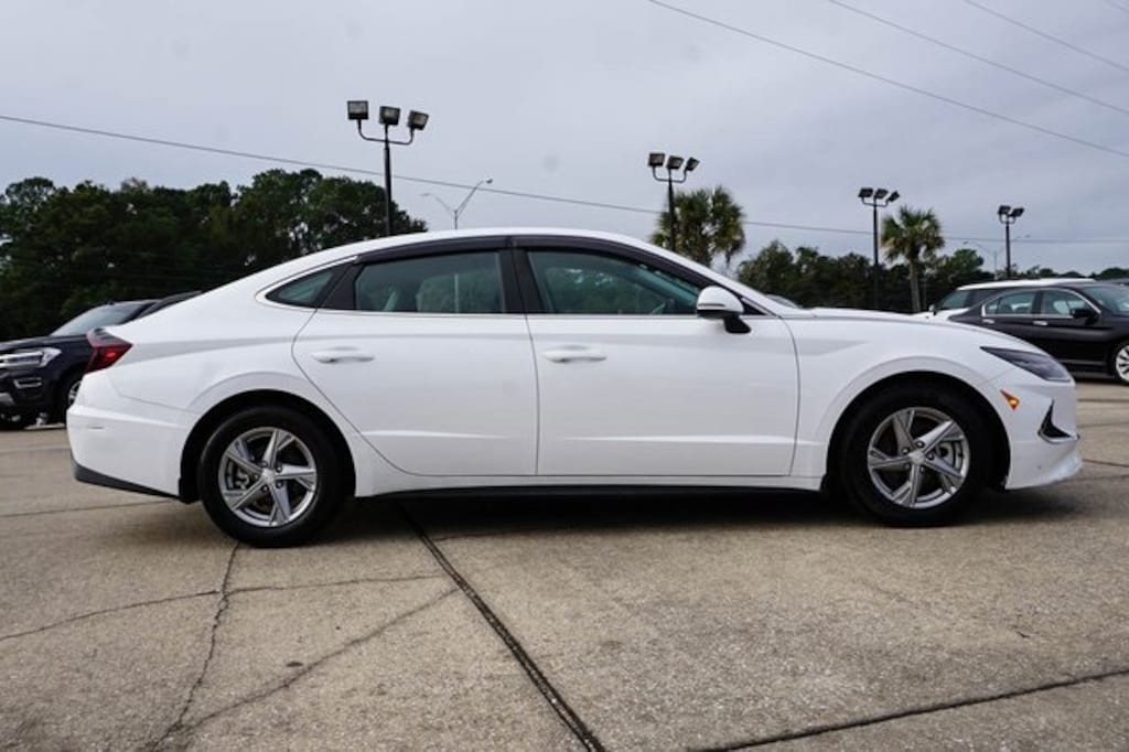 Used 2023 Hyundai Sonata SE Sedan