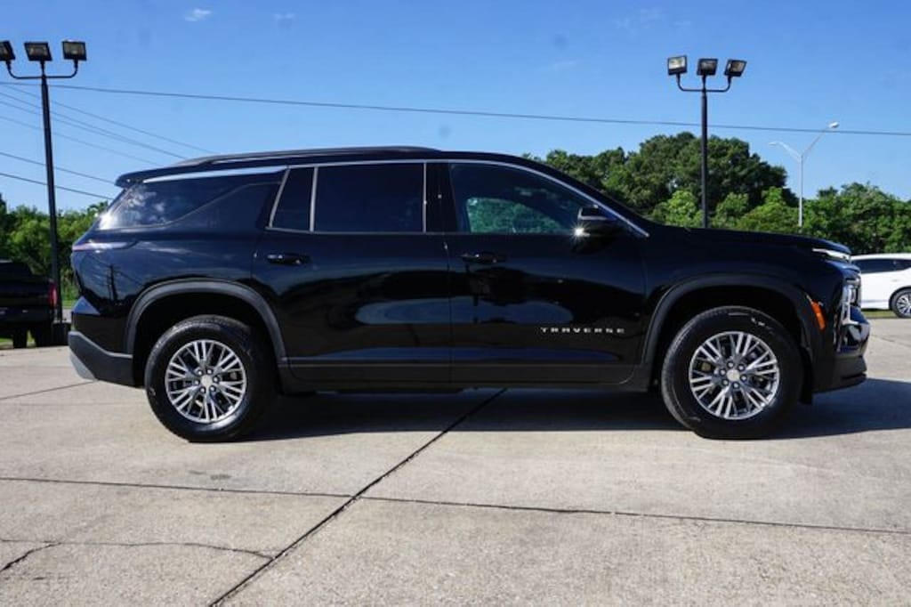 Used 2026 Chevrolet Traverse LT SUV