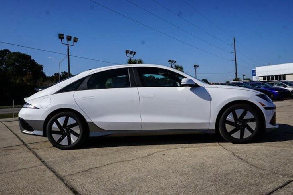New 2025 Hyundai IONIQ 6 SE Sedan