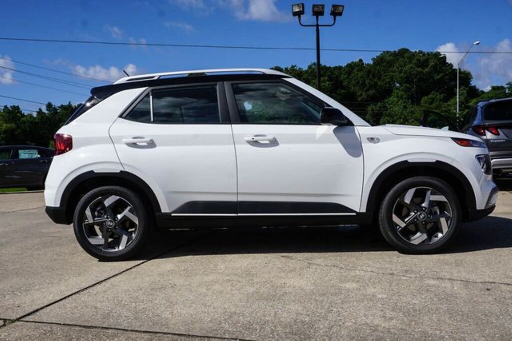New 2026 Hyundai Venue SEL w/Two-Tone Roof SUV