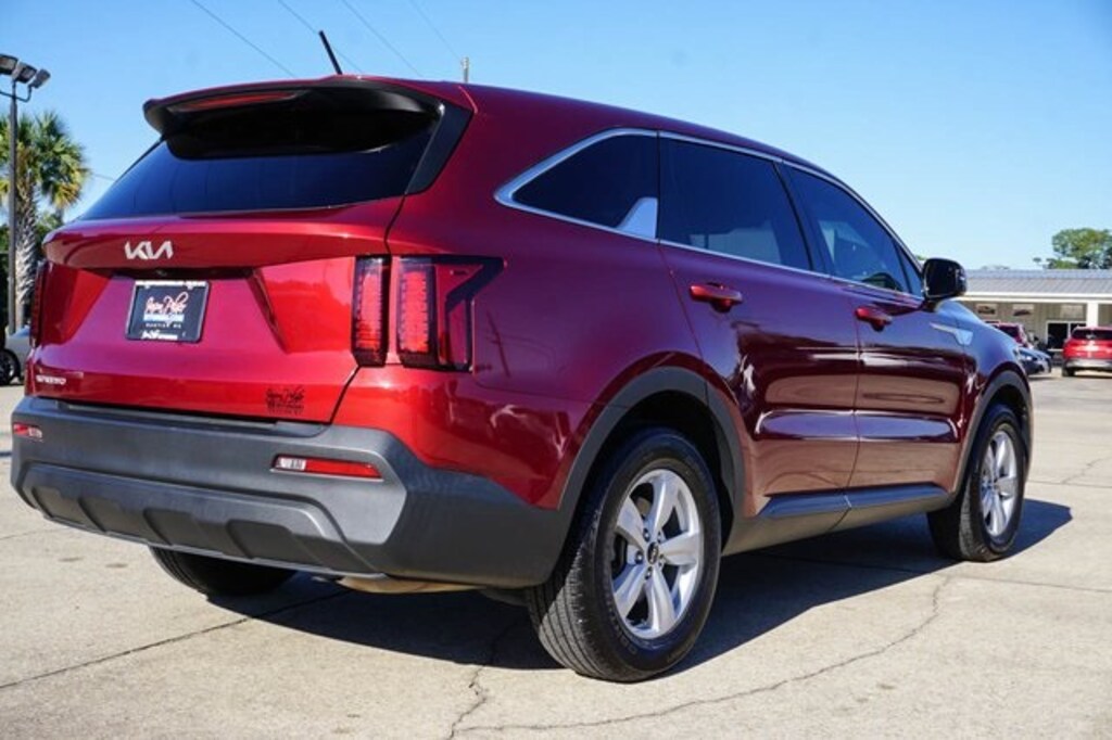 Used 2023 Kia Sorento LX SUV