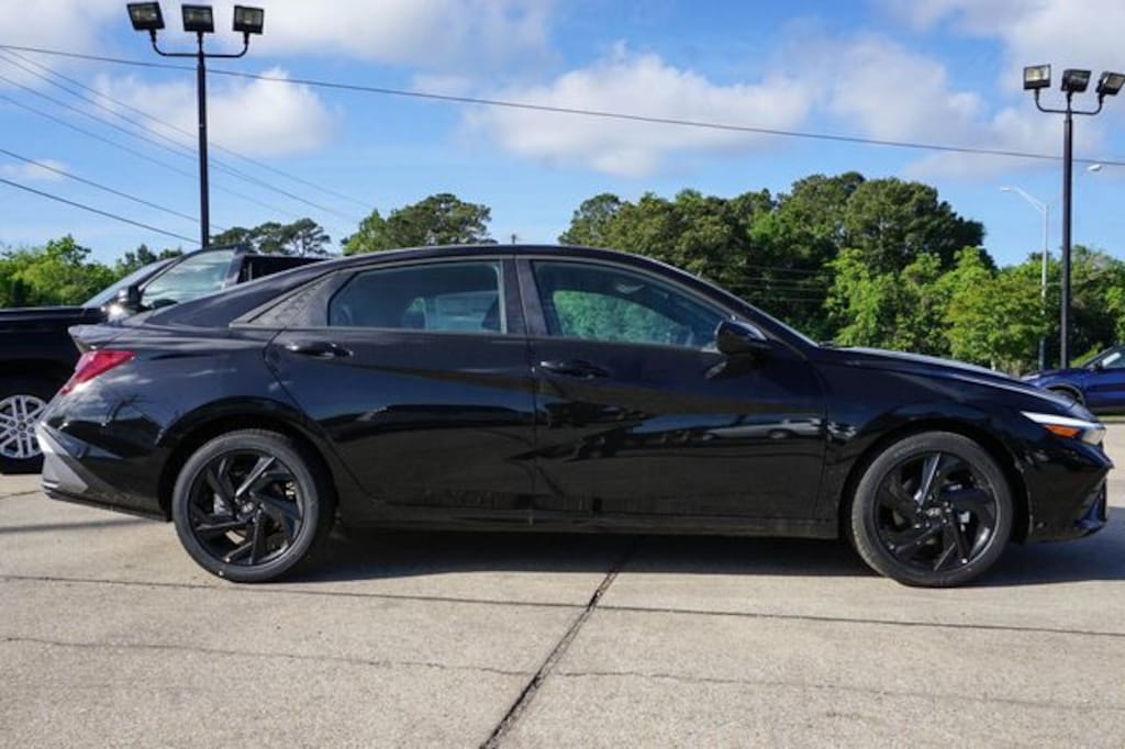 New 2026 Hyundai Elantra SEL Sport Sedan