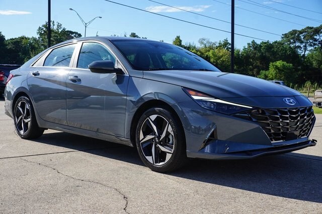 2023 Hyundai Elantra Limited photo 2