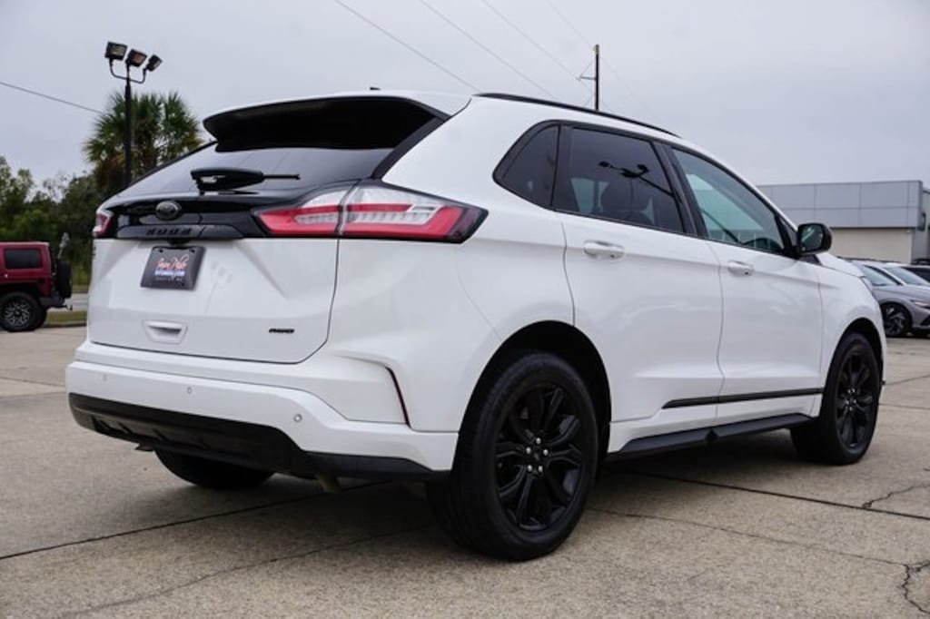 Used 2022 Ford Edge SE SUV