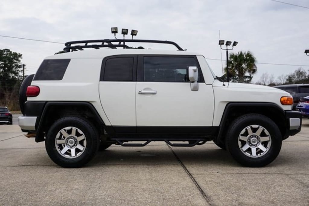 Used 2014 Toyota FJ Cruiser Base SUV
