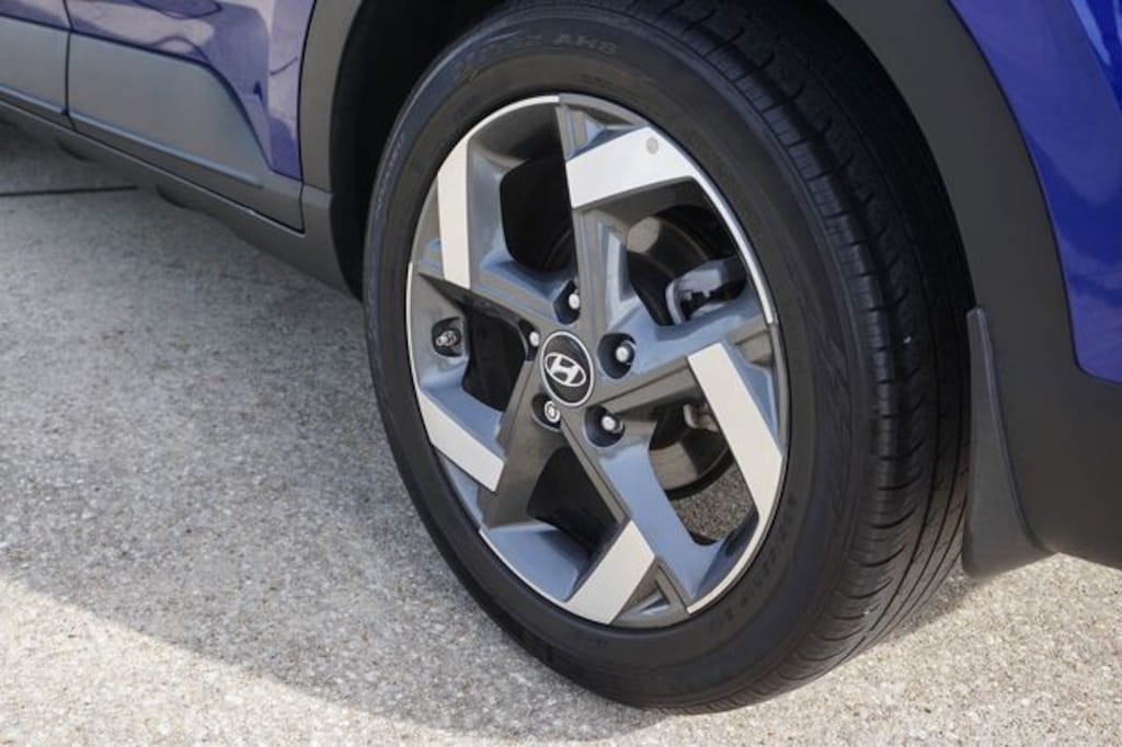 Used 2025 Hyundai Venue SEL SUV