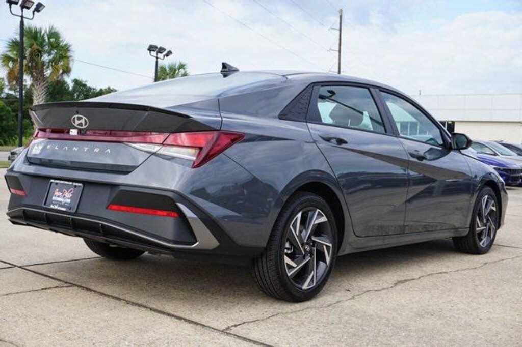 New 2025 Hyundai Elantra SEL Sport Sedan