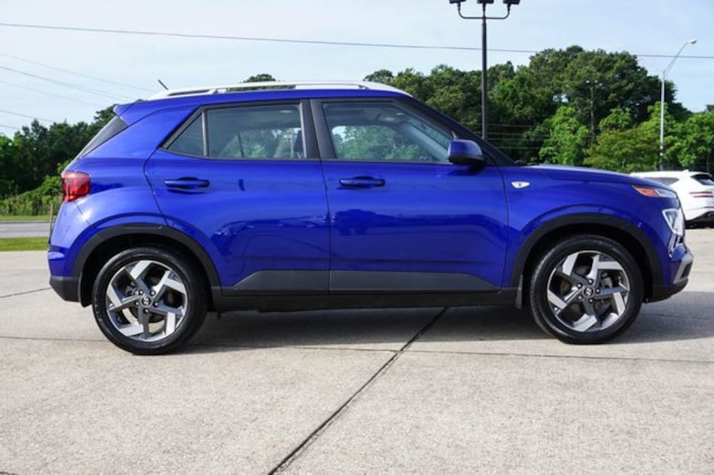 Used 2025 Hyundai Venue SEL SUV