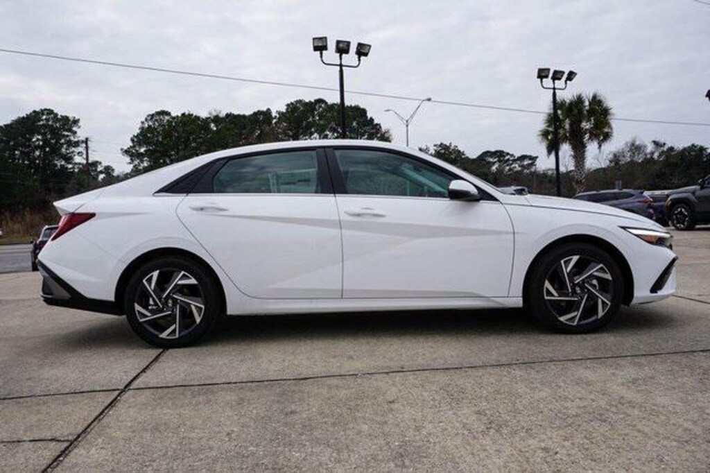 New 2026 Hyundai Elantra Hybrid Limited Sedan