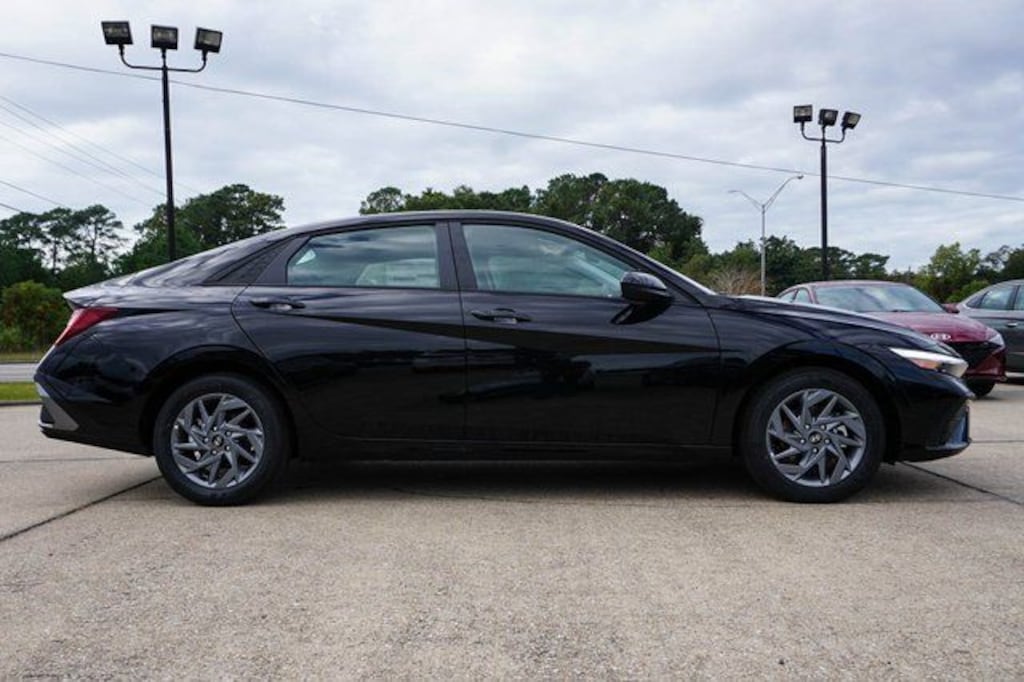 New 2026 Hyundai Elantra Hybrid Blue Sedan