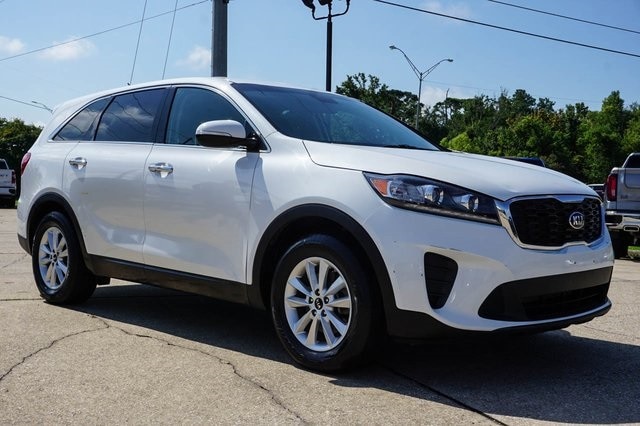 Used 2020 Kia Sorento LX with VIN 5XYPG4A55LG683565 for sale in Gautier, MS