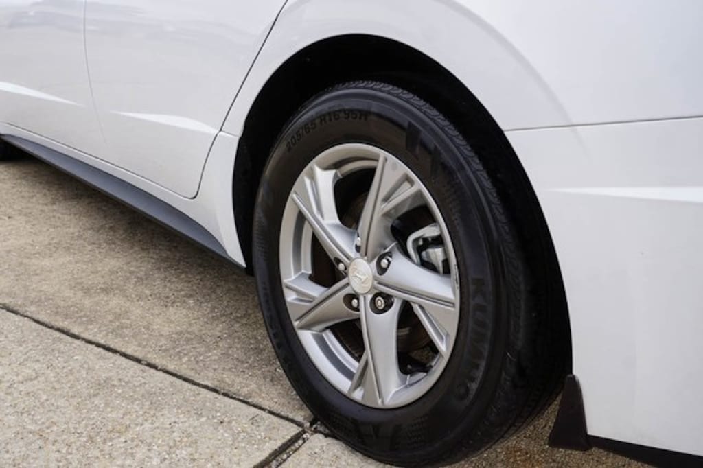 Used 2023 Hyundai Sonata SE Sedan