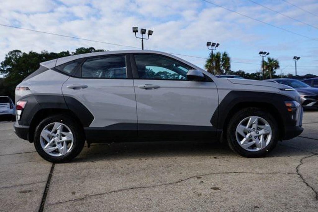 New 2026 Hyundai Kona SE FWD SUV