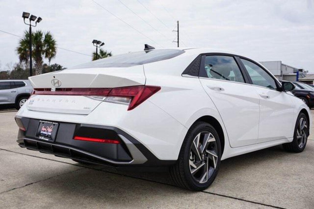 New 2026 Hyundai Elantra Hybrid Limited Sedan