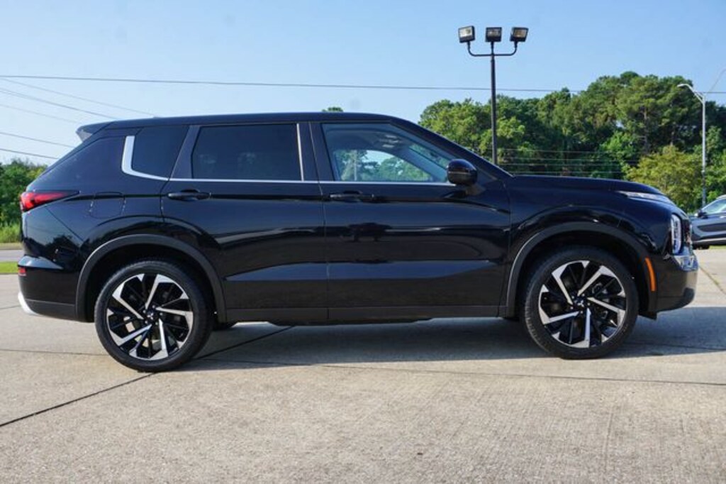 Used 2024 Mitsubishi Outlander SE SUV