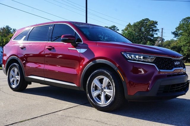 2023 Kia Sorento LX photo 2